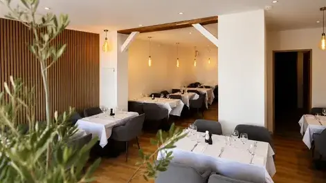 bar lounge à Yvré-l'Évêque - image 2